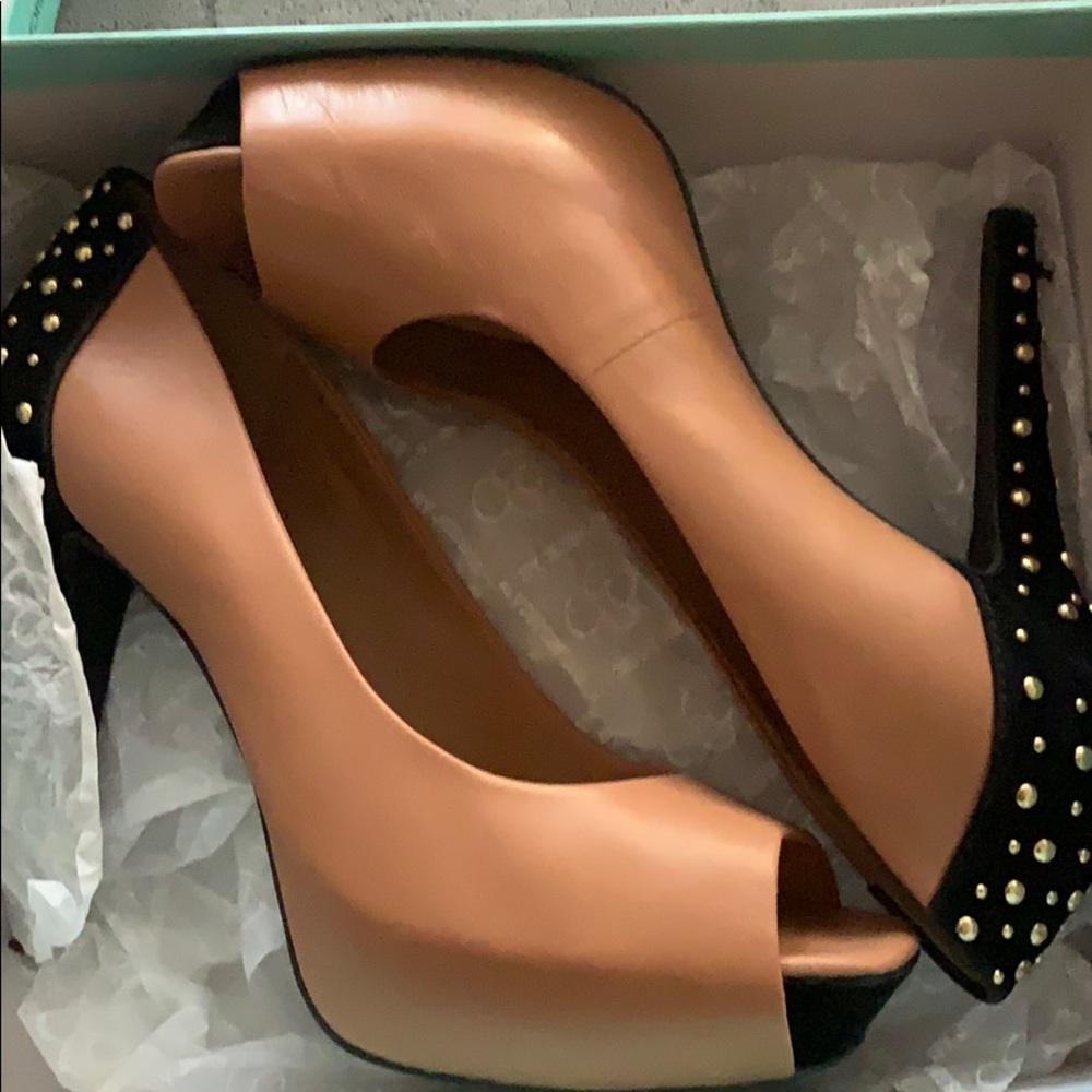Jessica Simpson sz 9 peep toe heels